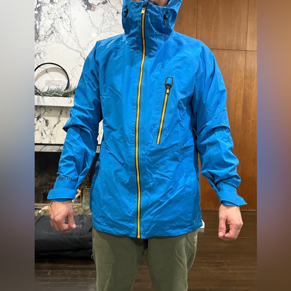 Ak 
 Burton GORETEX 
Snowboarding jacket